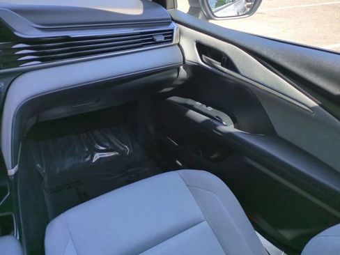 Used 2025 Toyota Camry LE w/ Convenience Package FWD image 16