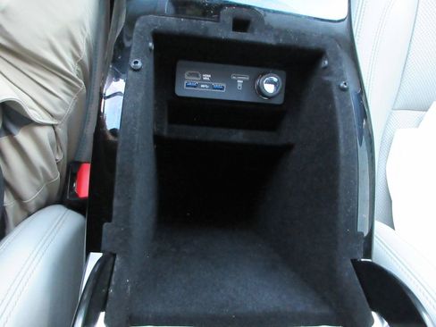 Used 2017 Land Rover Range Rover Long Wheelbase Supercharged image 29