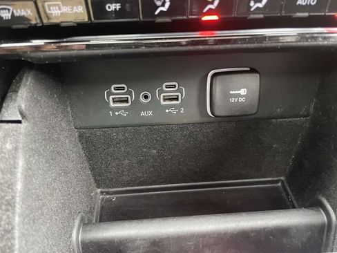 Used 2021 Jeep Grand Cherokee L Limited AWD/4WD image 36