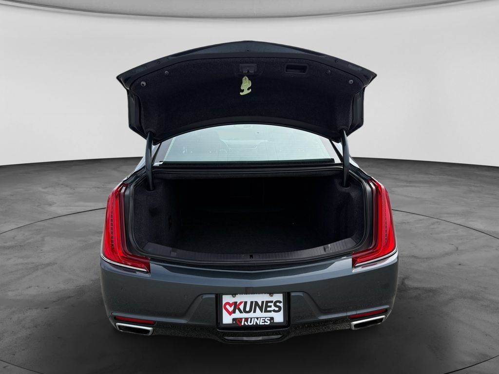 Used 2018 Cadillac XTS Luxury w/ Driver Awareness Package FWD image 43