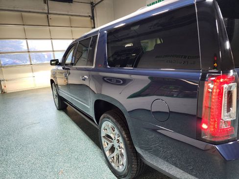 Used 2020 GMC Yukon XL Denali w/ Open Road Package image 10