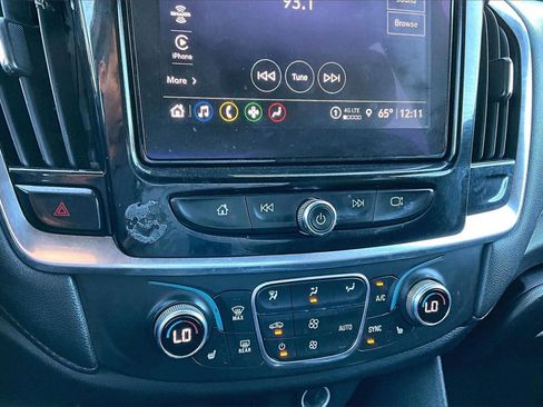 Used 2023 Chevrolet Traverse LT image 33