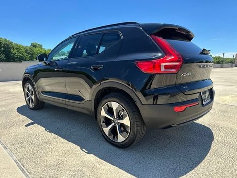 Certified 2026 Volvo XC40 B5 Plus AWD/4WD image 6