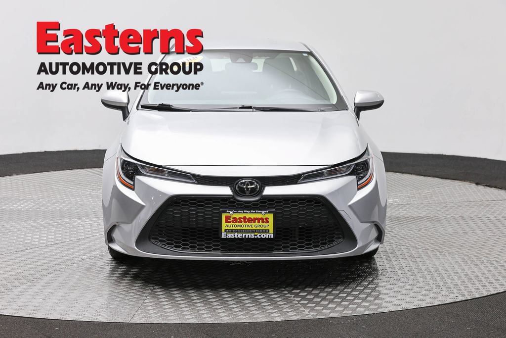 Used 2022 Toyota Corolla LE FWD image 3