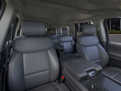 New 2026 Ford Expedition Active image 10