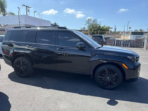 Used 2025 Hyundai Santa Fe Calligraphy image 5