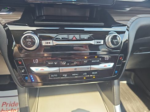 Used 2021 Ford Explorer Limited w/ Equipment Group 301A RWD image 31