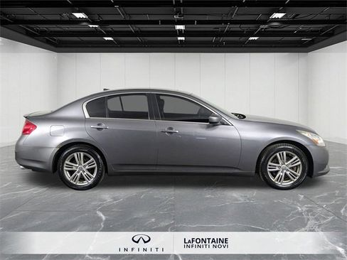 Used 2013 INFINITI G37 x image 6