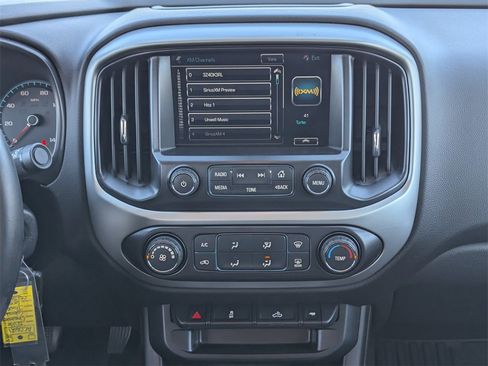 Used 2016 Chevrolet Colorado LT w/ LT Convenience Package image 18