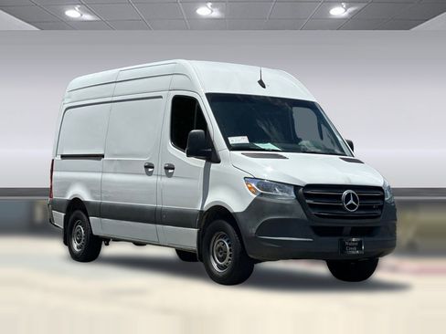 Used 2022 Mercedes-Benz Sprinter 2500 image 6