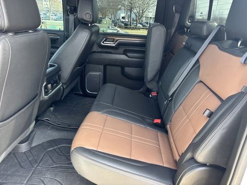 Used 2024 Chevrolet Silverado 3500 High Country w/ High Country Premium Package image 21