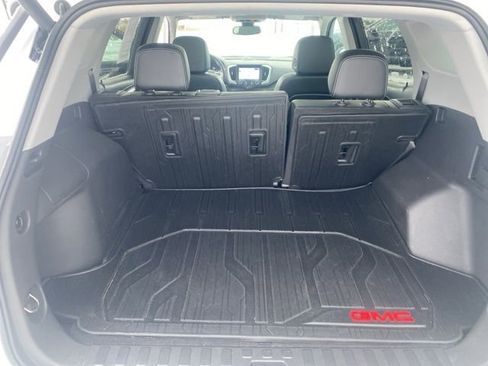 Used 2023 GMC Terrain SLT w/ Infotainment Package II image 27