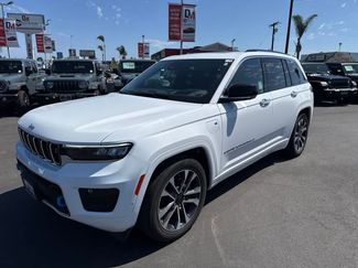 Used 2023 Jeep Grand Cherokee Overland w/ Advanced Protech Group III AWD/4WD video 1