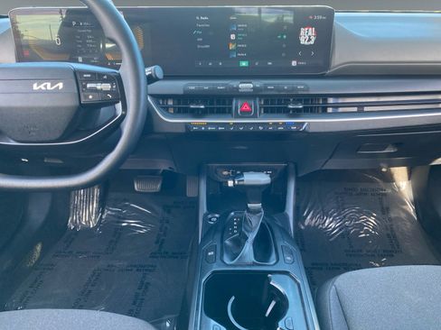 Used 2025 Kia K4 image 11