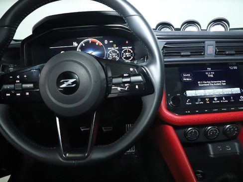 Certified 2024 Nissan Z Performance w/ Floor Mat Package image 30