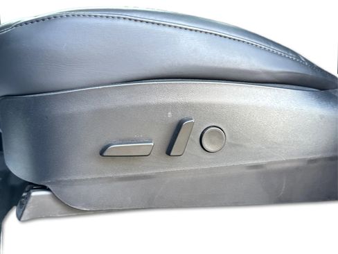 Used 2020 Tesla Model Y Long Range image 23