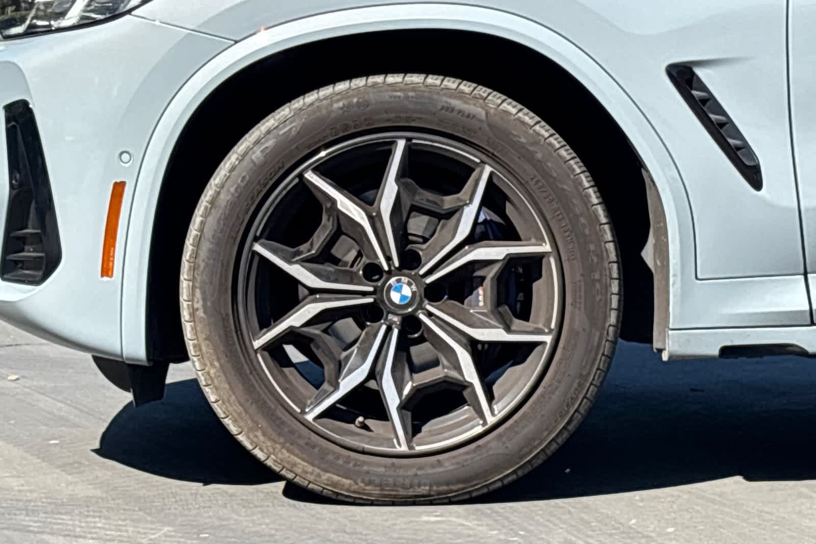 Used 2024 BMW X4 xDrive30i AWD/4WD image 12