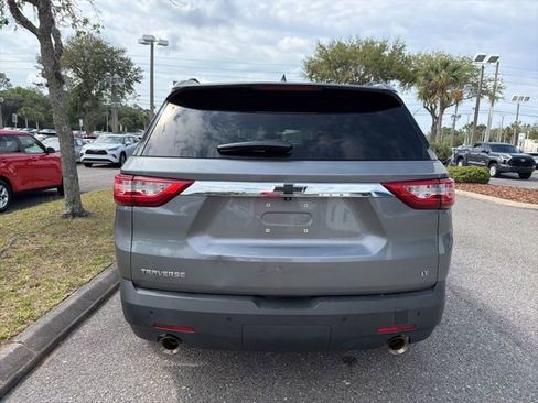 Used 2021 Chevrolet Traverse LT FWD image 6