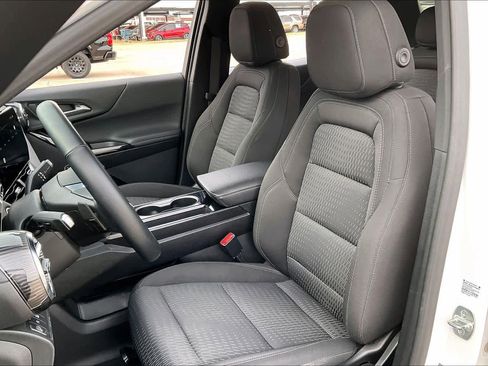 Certified 2025 Chevrolet Equinox LT image 9