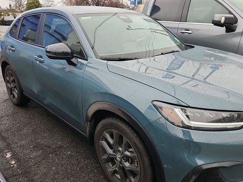 Used 2025 Honda HR-V Sport image 2