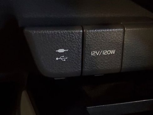 Used 2018 Toyota Camry SE FWD image 22