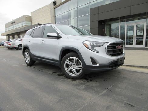 Used 2018 GMC Terrain SLE w/ Driver Convenience Package image 15