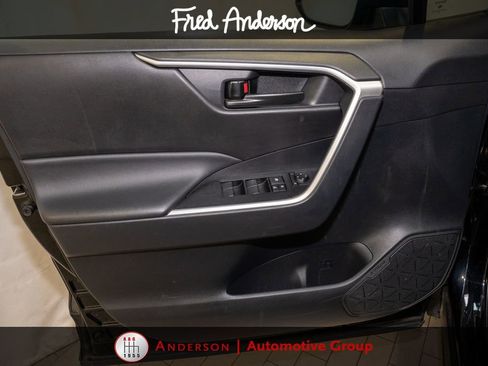 Used 2025 Toyota RAV4 LE AWD/4WD image 10