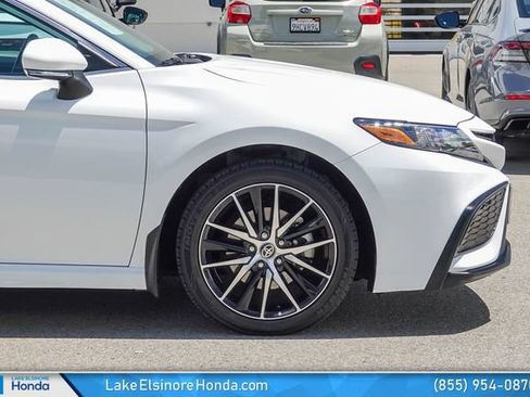 Used 2024 Toyota Camry SE FWD image 7