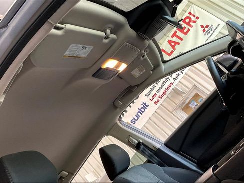 Used 2025 Nissan Rogue SV FWD image 13