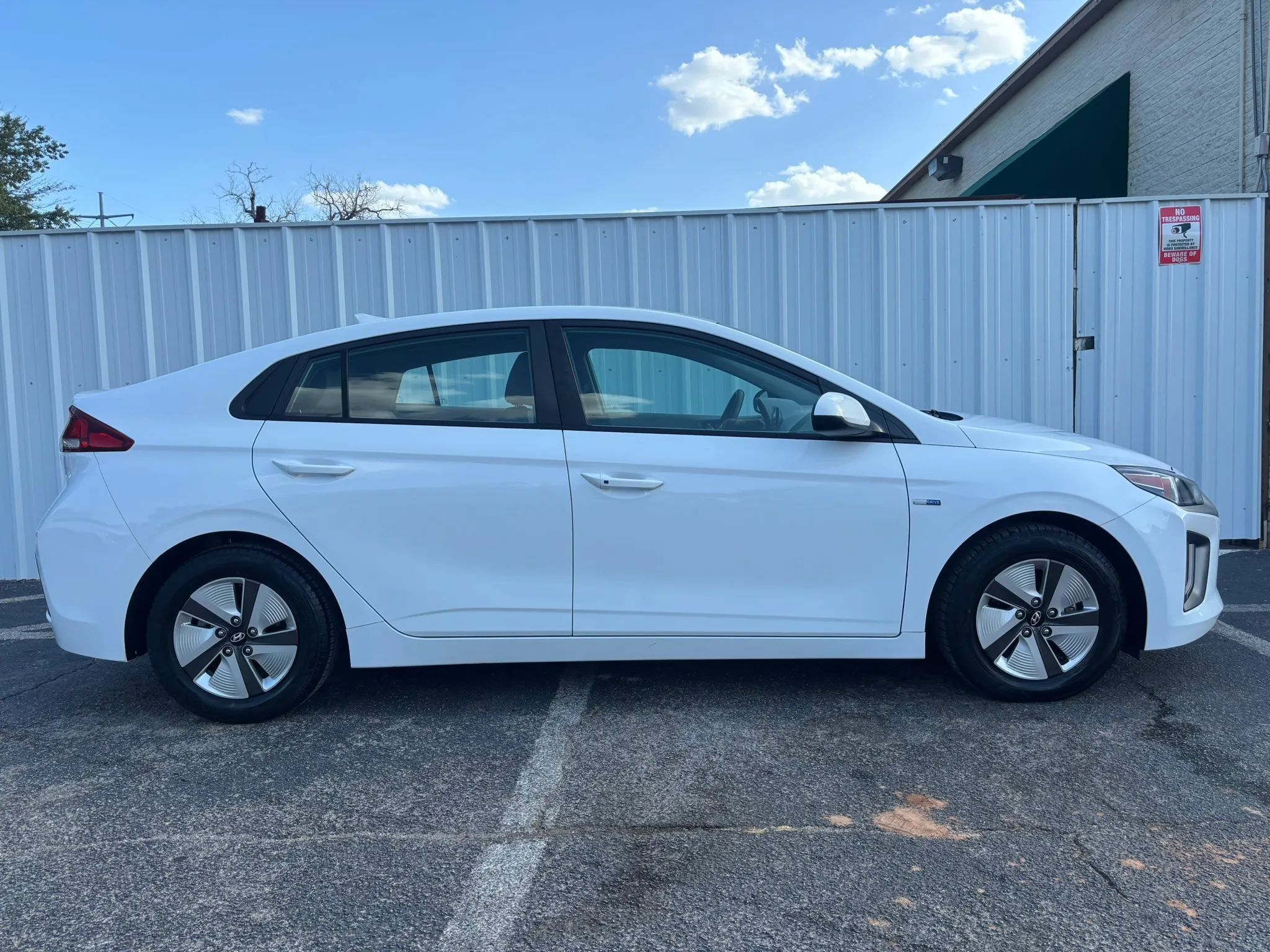 Used 2020 Hyundai Ioniq Blue FWD image 7