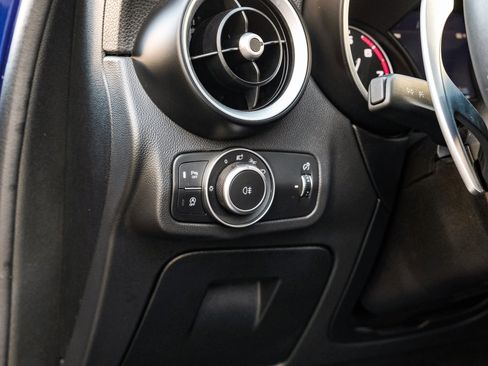 Used 2022 Alfa Romeo Stelvio Sprint image 25