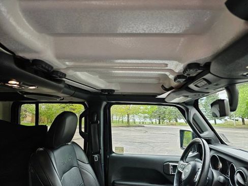 Used 2023 Jeep Wrangler Unlimited Sahara w/ Cold Weather Group AWD/4WD image 12
