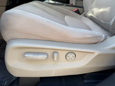 Used 2023 Honda Odyssey EX image 17