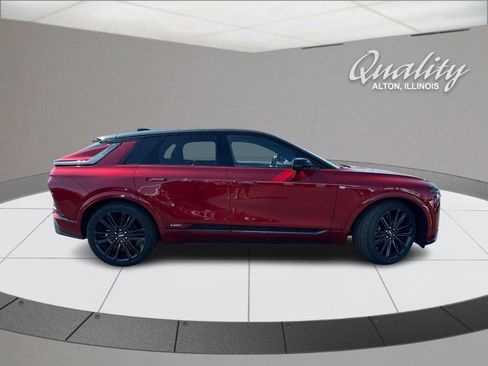 New 2026 Cadillac Lyriq V image 2