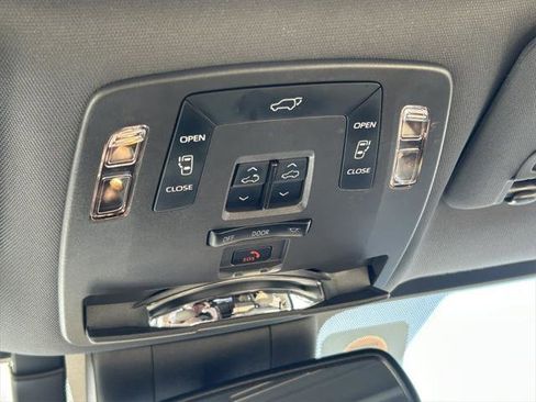 Certified 2023 Toyota Sienna XLE image 21