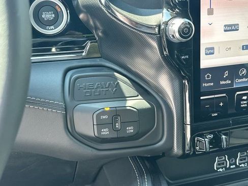 New 2026 RAM 2500 Limited AWD/4WD image 29