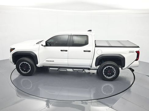Used 2024 Toyota Tacoma TRD Off-Road AWD/4WD image 35
