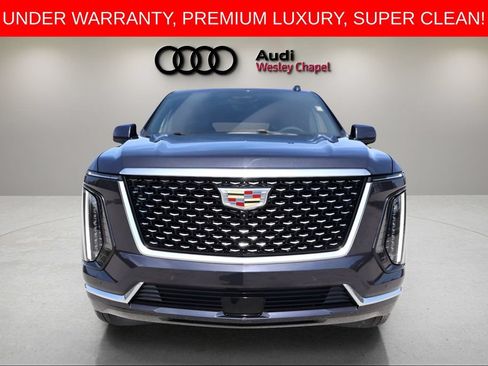 Used 2025 Cadillac Escalade Premium Luxury AWD/4WD image 8