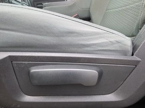 Used 2016 RAM 1500 Express AWD/4WD image 6