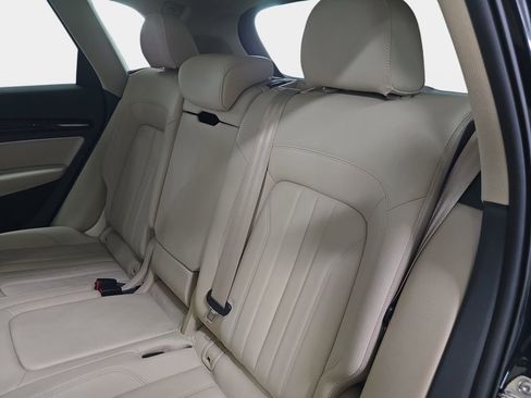 Used 2018 Audi Q5 2.0T Premium Plus w/ Premium Plus Package image 14