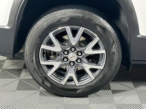 Used 2023 GMC Acadia SLT image 22