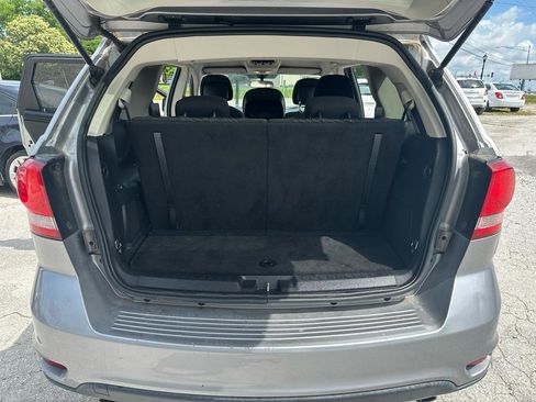 Used 2017 Dodge Journey SXT w/ Comfort/Convenience Group FWD image 17