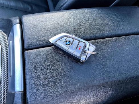 Used 2020 BMW X5 M50i w/ Premium Package image 33