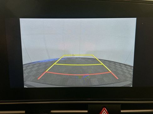 Used 2024 Hyundai Elantra SEL image 21