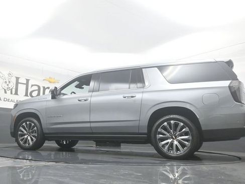 New 2026 Chevrolet Suburban High Country image 34