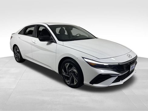 New 2025 Hyundai Elantra Sport image 7