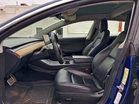 Used 2018 Tesla Model 3 Performance image 13