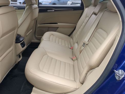 Used 2015 Ford Fusion SE w/ Equipment Group 202A image 23