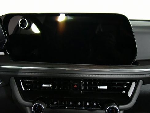 New 2026 Chevrolet Suburban LS image 4