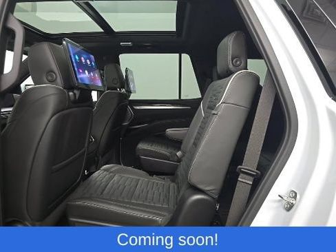 Used 2026 Cadillac Escalade V w/ LPO, ONYX Package AWD/4WD image 11